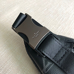 l**is V*t*n m44336 discovery bumbag